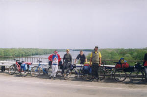 Мост через Дон в районе Вёшенской